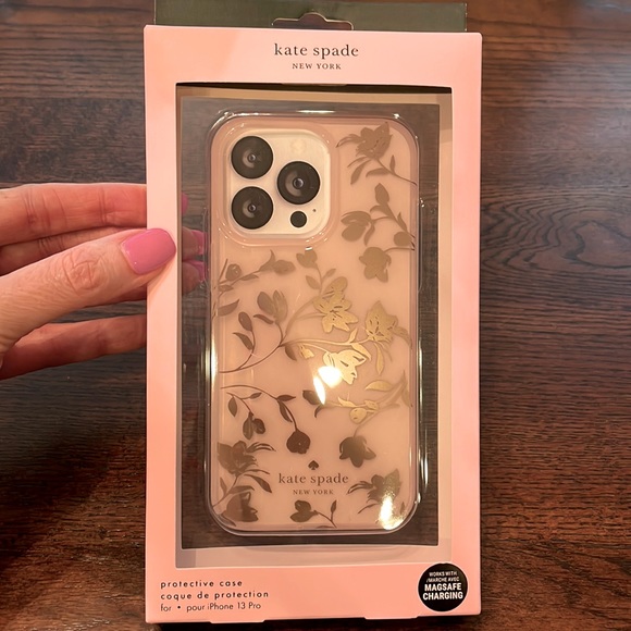 kate spade Accessories - NIB ♠️ iPhone 13 Pro Phone Case ♠️ Kate Spade